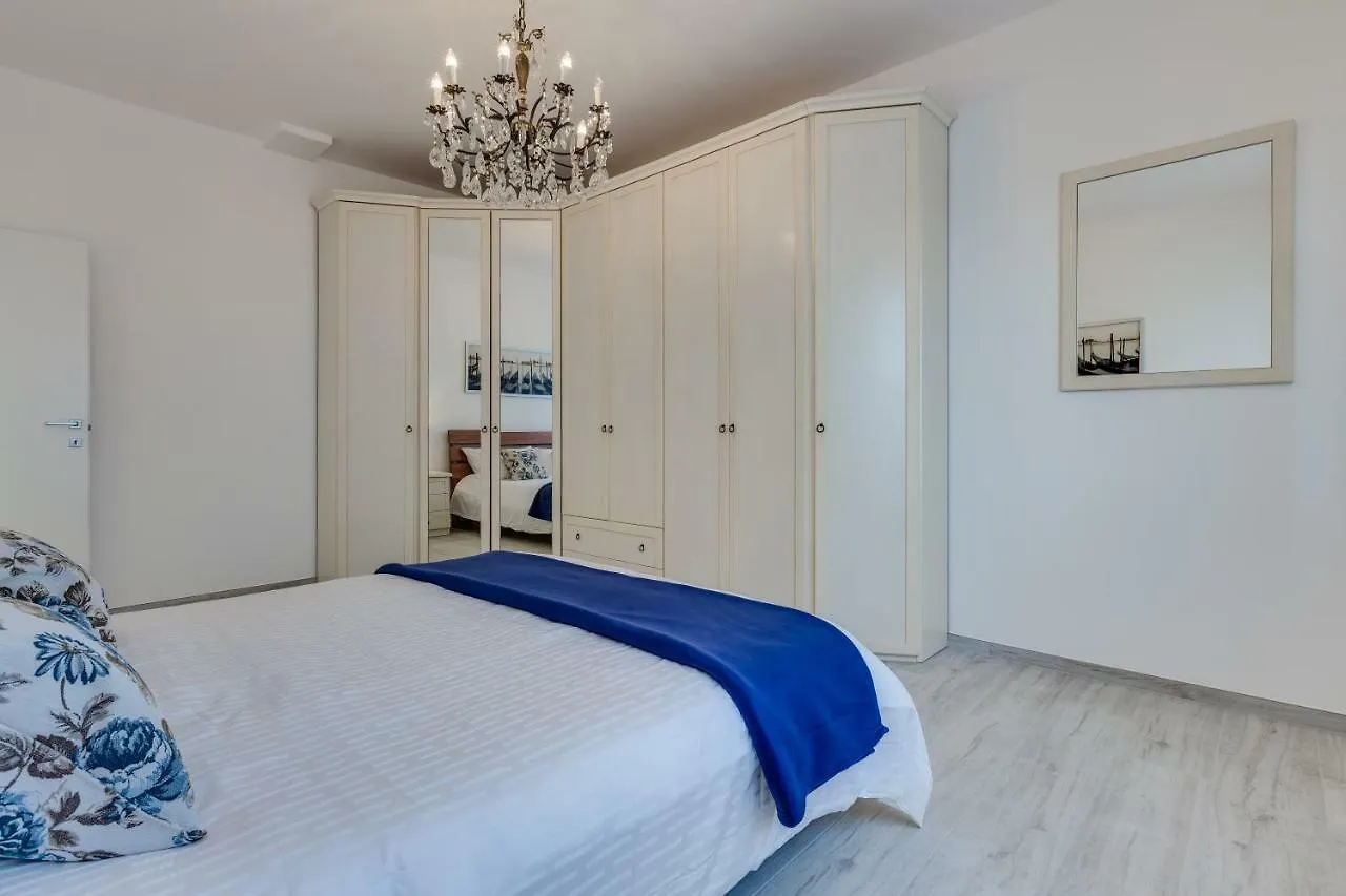 Casa Serenissima Mestre Apartment